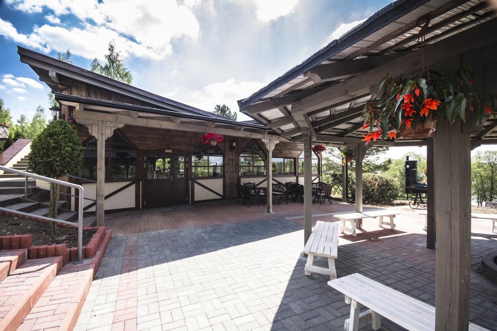 Hotel Niedzwiadek Wdzydze Kiszewskie Luaran gambar