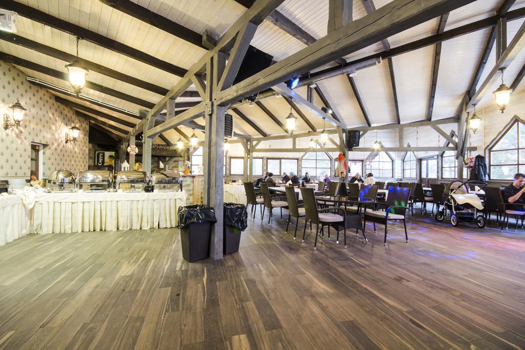 Hotel Niedzwiadek Wdzydze Kiszewskie Luaran gambar