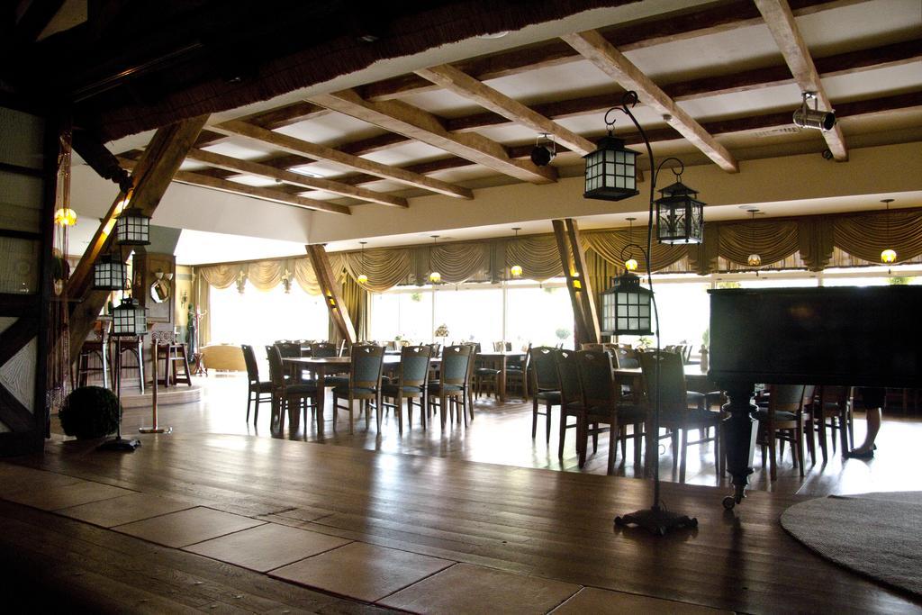 Hotel Niedzwiadek Wdzydze Kiszewskie Luaran gambar