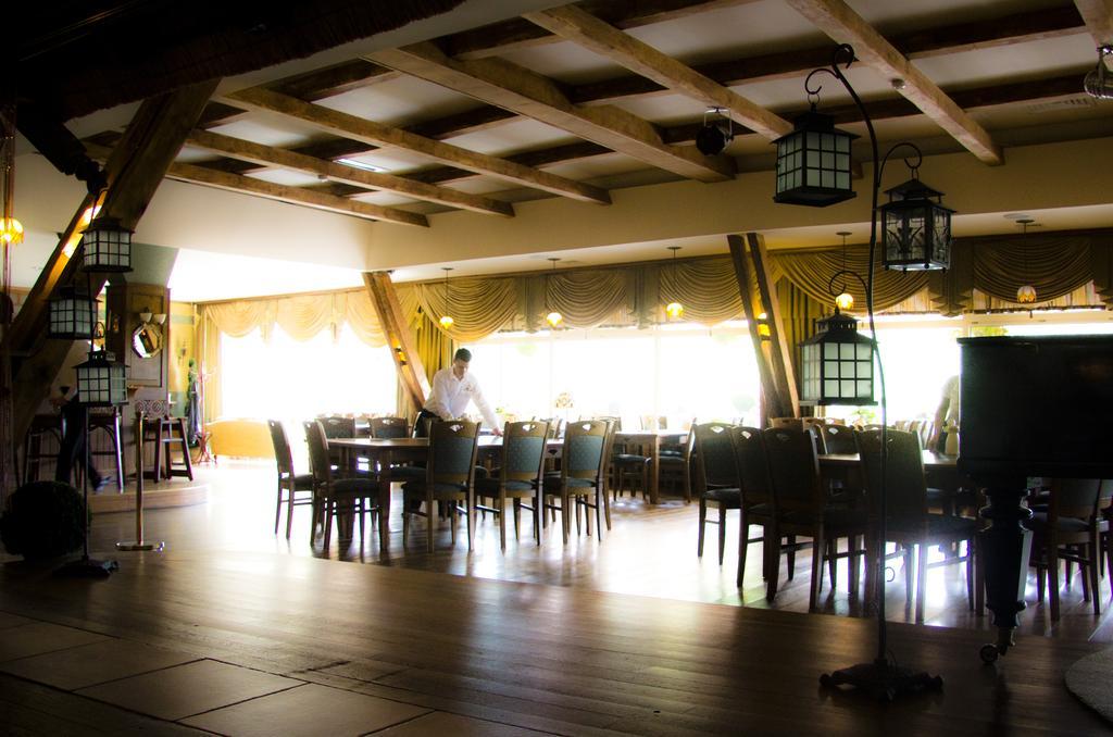Hotel Niedzwiadek Wdzydze Kiszewskie Luaran gambar