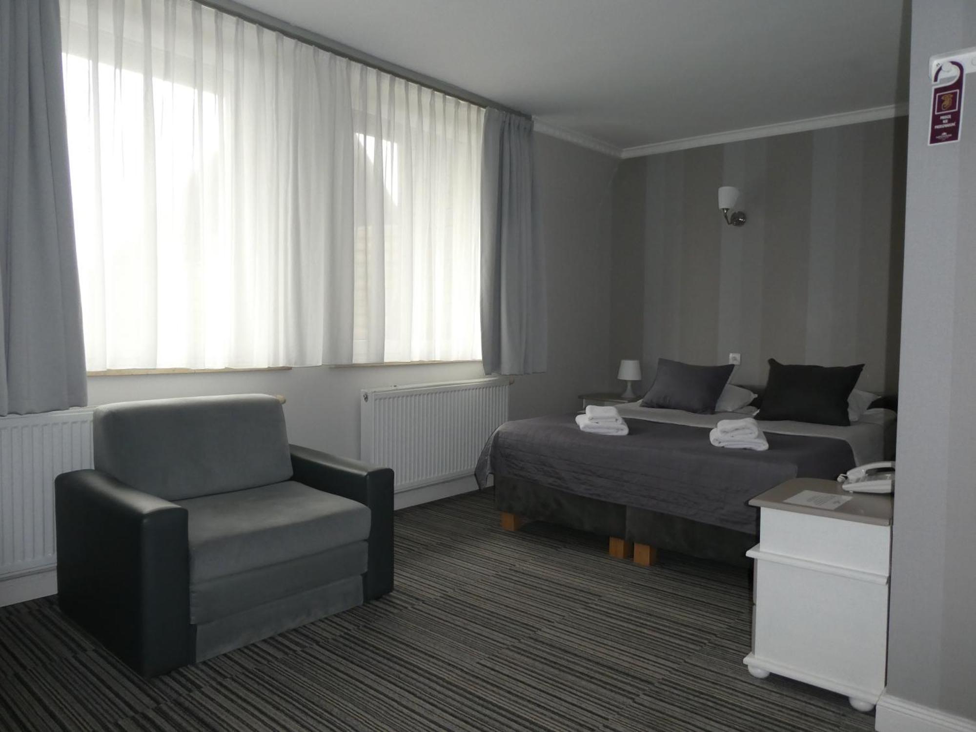 Hotel Niedzwiadek Wdzydze Kiszewskie Luaran gambar