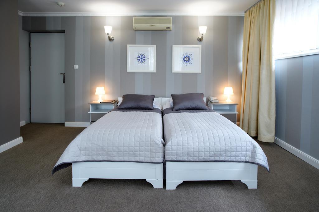 Hotel Niedzwiadek Wdzydze Kiszewskie Luaran gambar