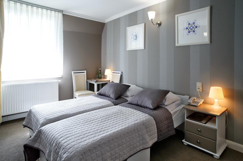 Hotel Niedzwiadek Wdzydze Kiszewskie Luaran gambar