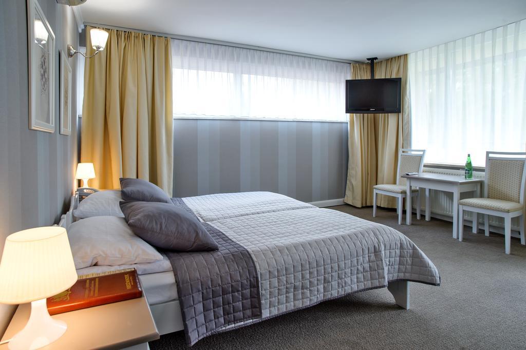 Hotel Niedzwiadek Wdzydze Kiszewskie Luaran gambar