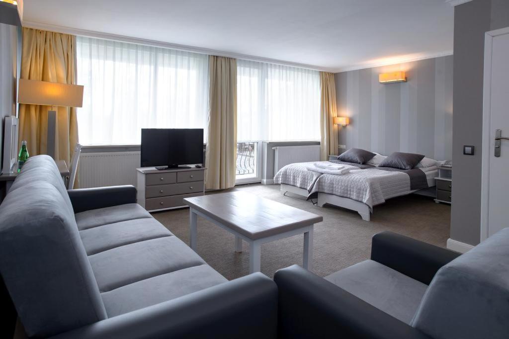 Hotel Niedzwiadek Wdzydze Kiszewskie Luaran gambar